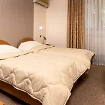Kanet Hotel 2*