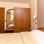 Kanet Hotel