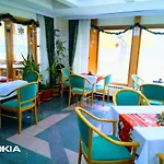 Hotel Kanet 2*