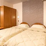 Hotel Kanet 2*