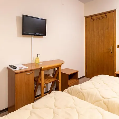 Kanet Hotel 2*