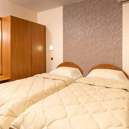 Hotel Kanet 2*